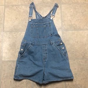 Overall shorts